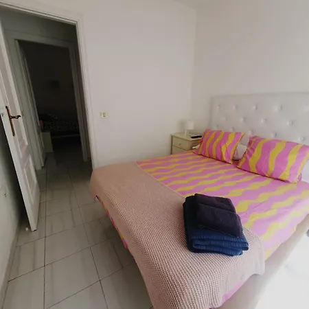 Alquilaencanarias Colon Center, Near The