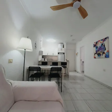 Alquilaencanarias Colon Center, Near The